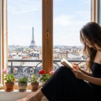 woman writting on her journal, using the journal prompts checklist