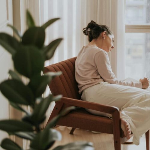 How to Declutter Your Mind and Finally Let Go of Emotional Baggage