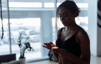 What to Put in an Anxiety Relief Kit for Women